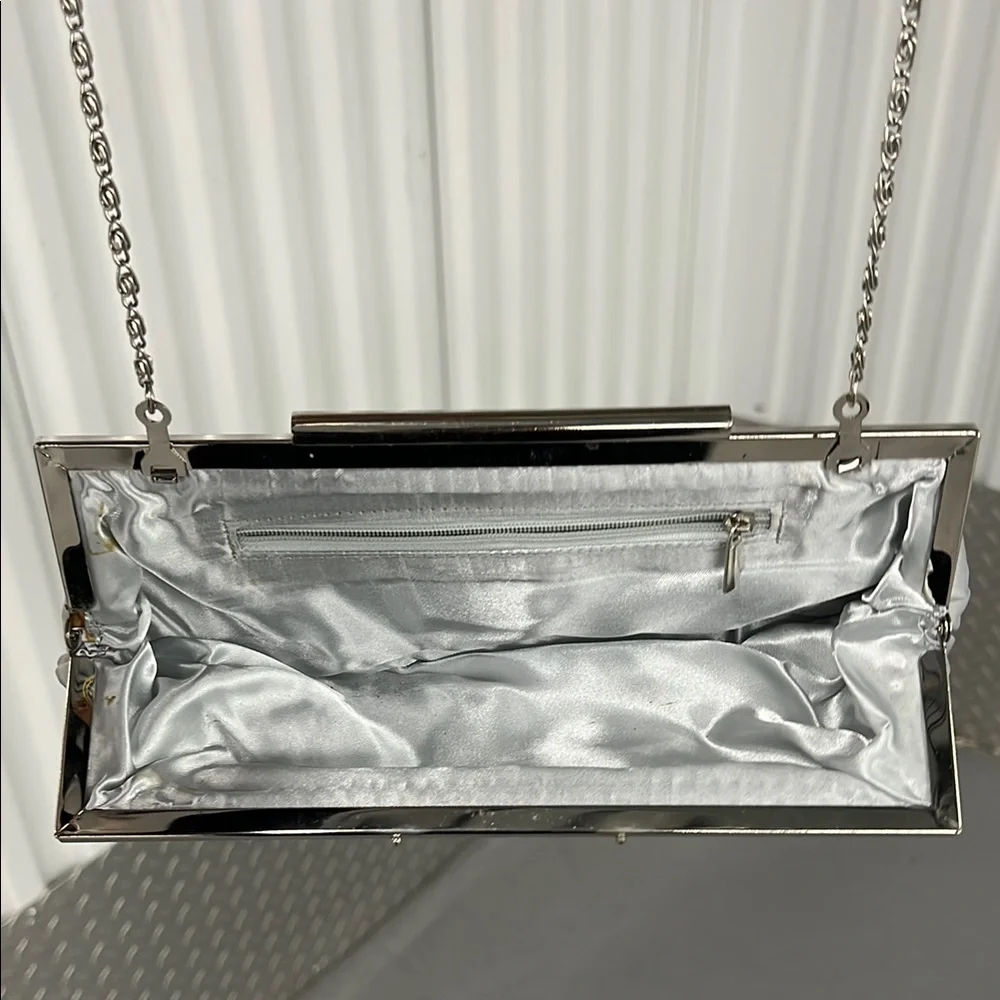 Chic Metallic Clutch with Chain Strap - Picture 8 of 9